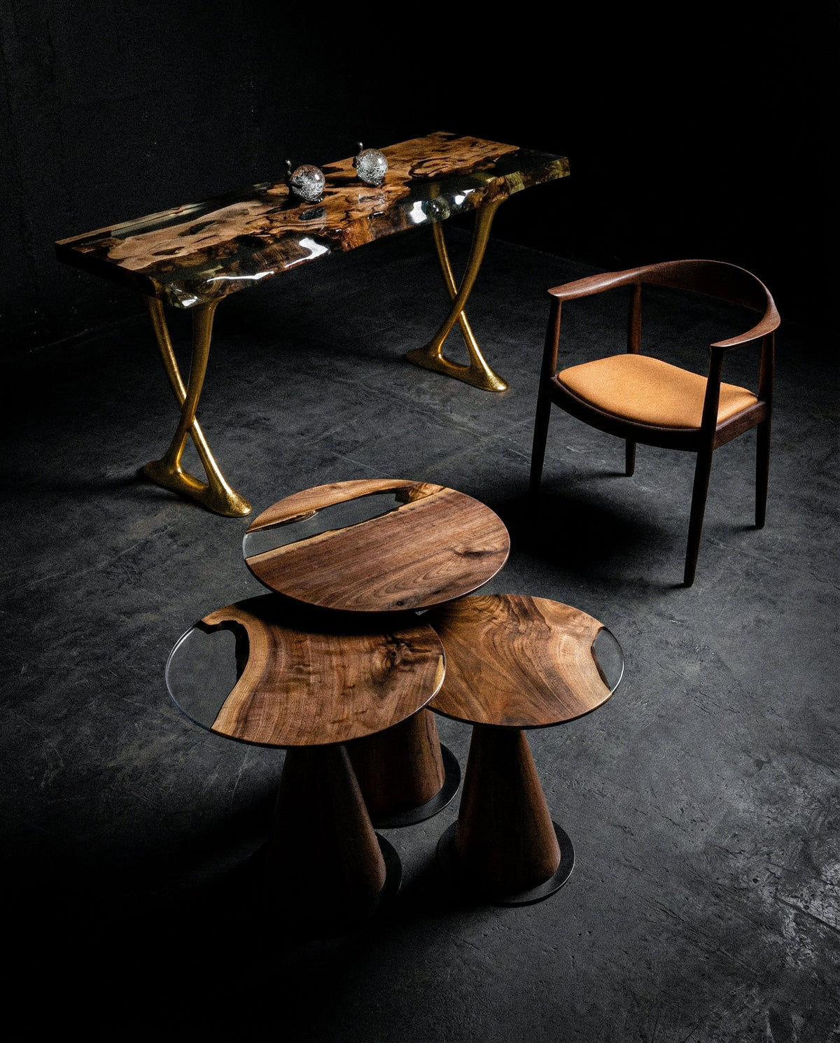 Resin Live Edge Console Table Made of Linden Wood - Foyer Table- Entryway Table